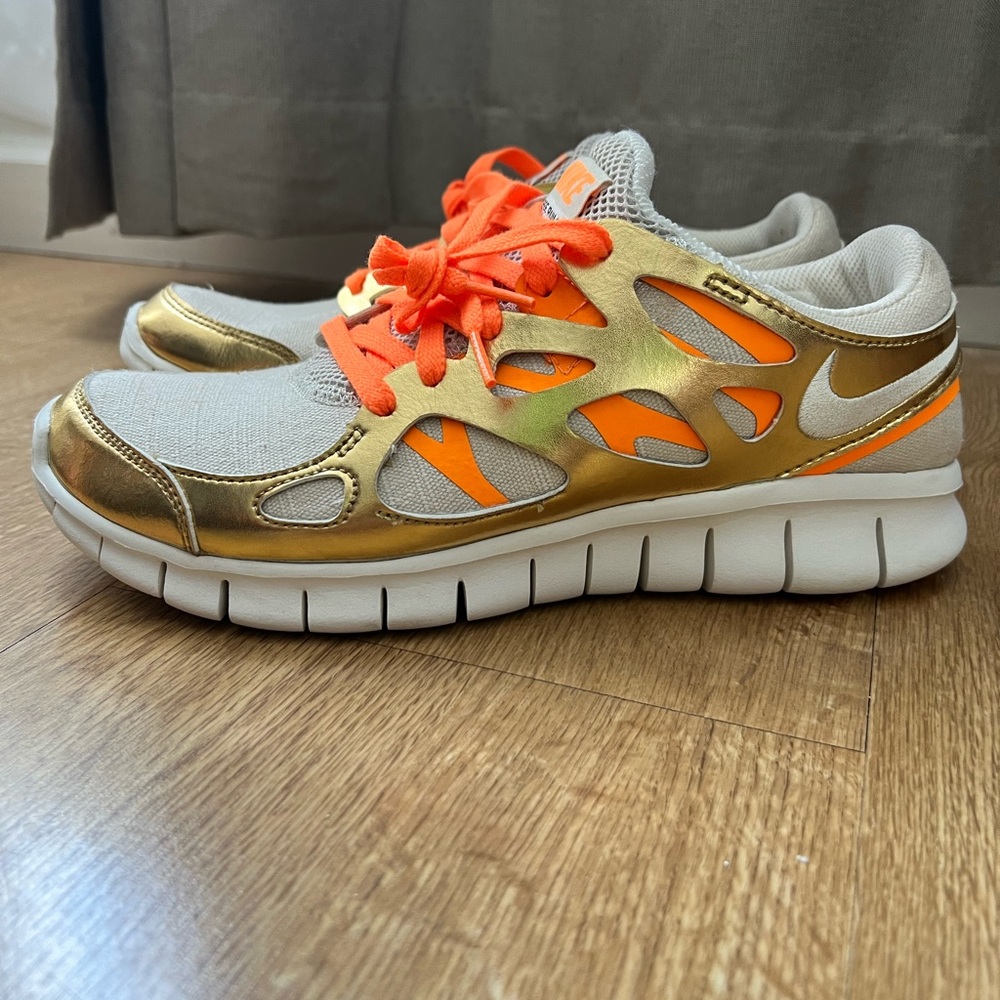 Women’s Nike Free Run 2 Running shoes Cream/Gold/Orange Sneaker Sz 9.5